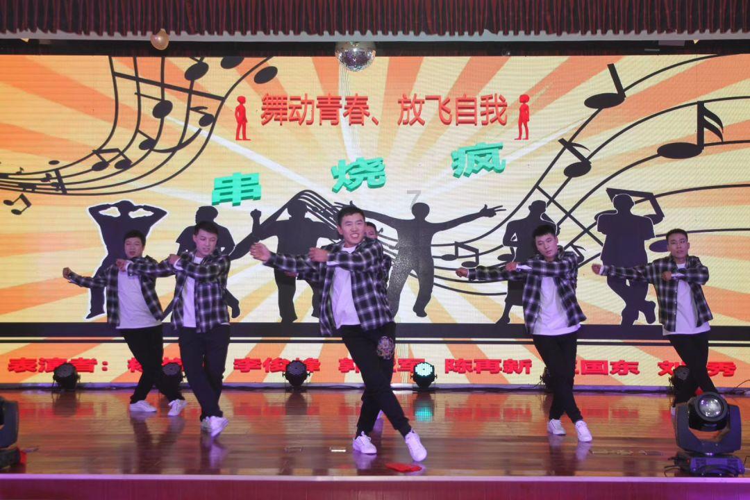 长津湖战役曾有2.8万人冻伤,为何89师仅冻伤400人?政委救了大家